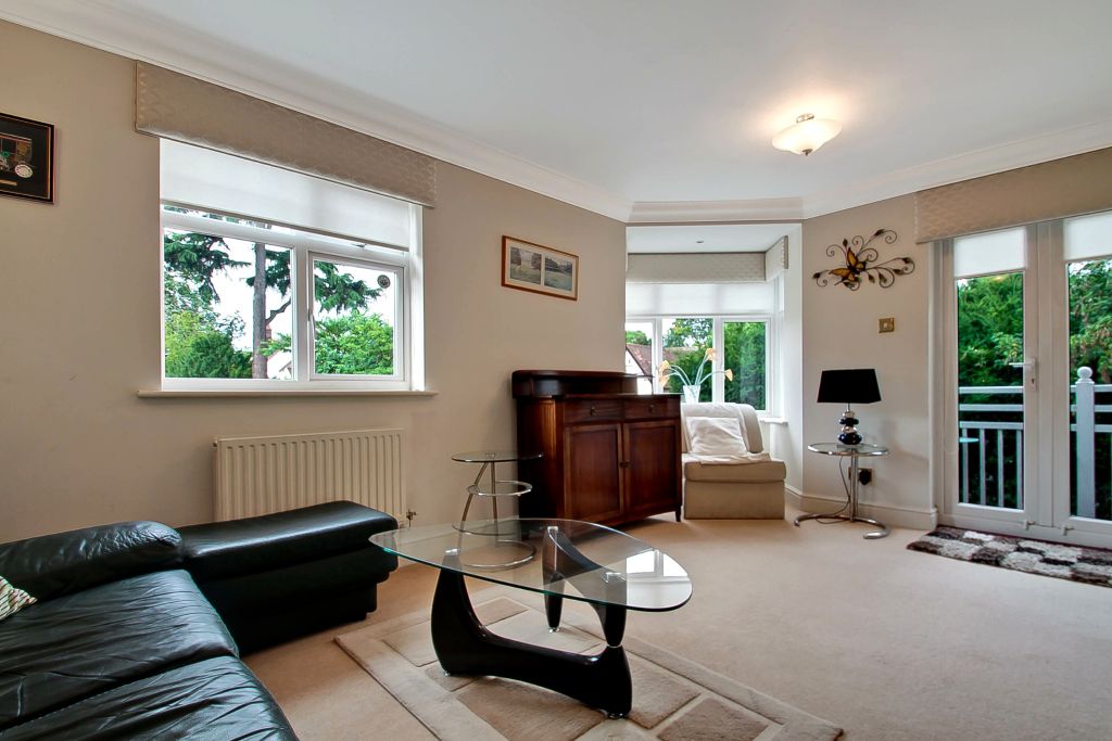 Property photo 2 of 13 Front Room