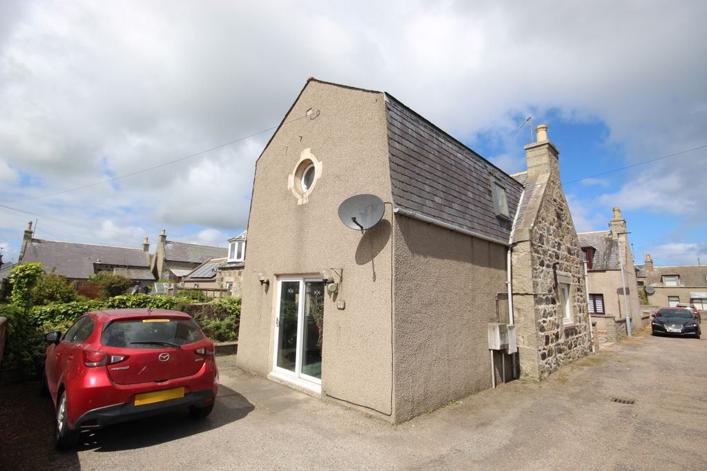 Property photo 1 of 12 7.5 Charles Street