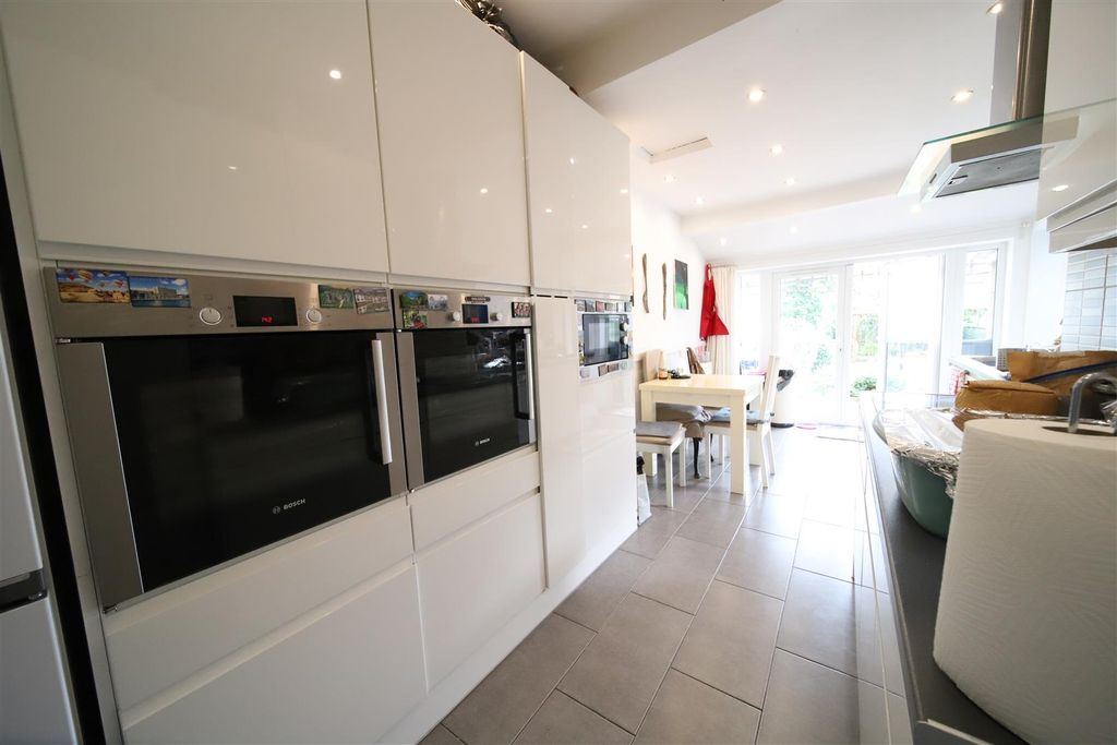 Property photo 3 of 23 Kitchen2.Jpg