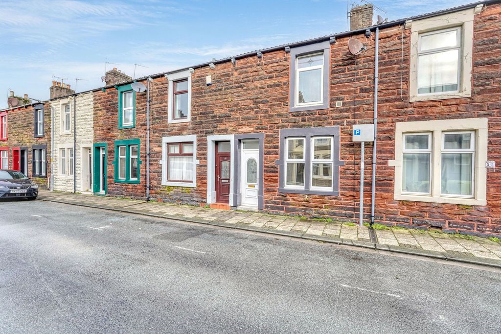 Property photo 1 of 11