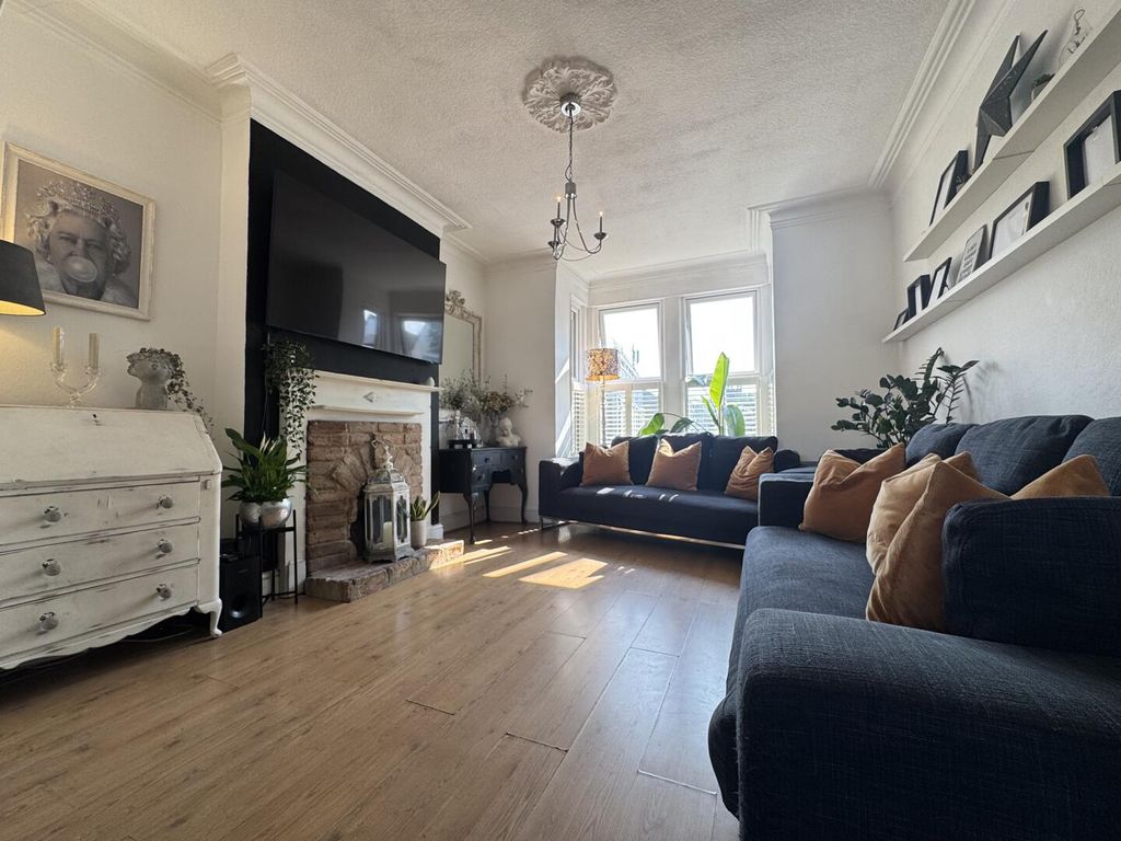 Property photo 2 of 45