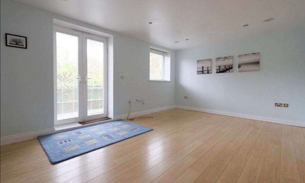 Property photo 3 of 13 Gallery