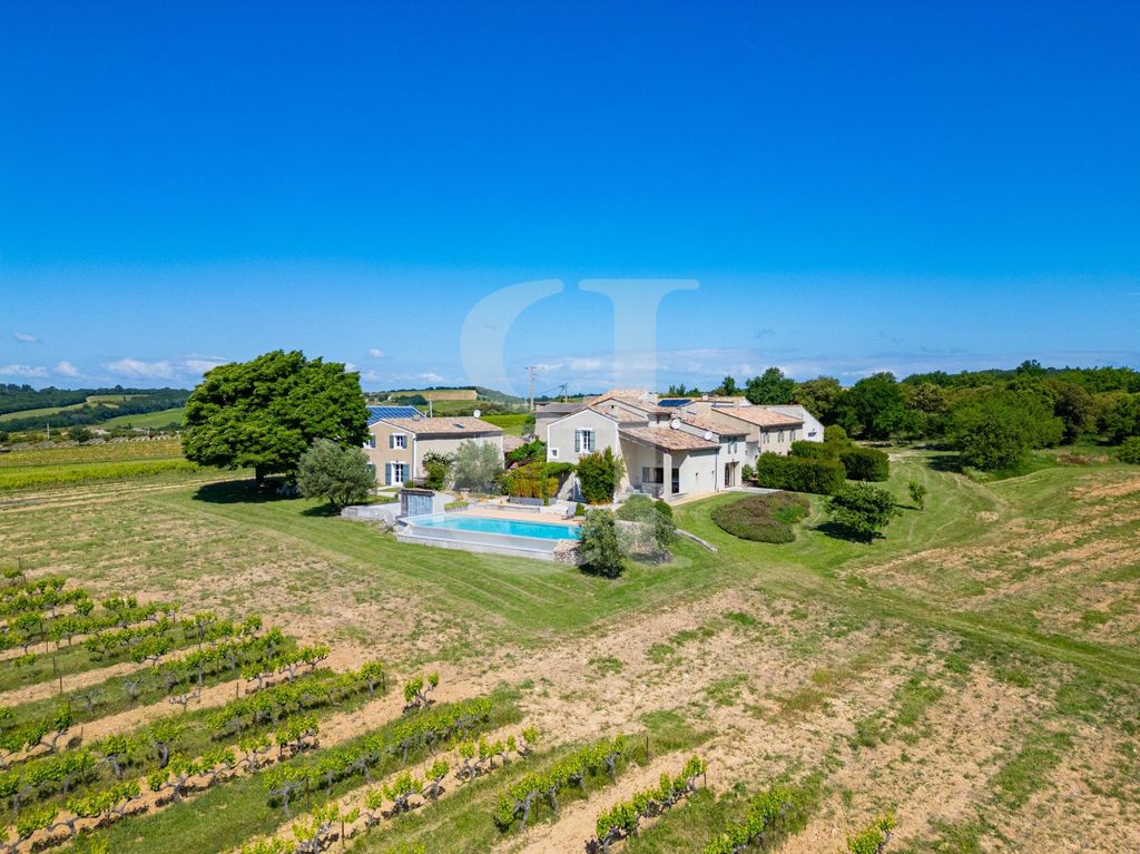 Property photo 3 of 34