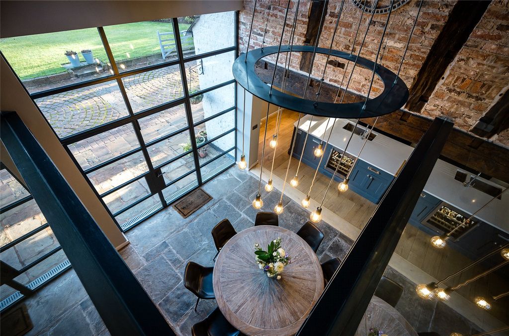 Property photo 2 of 33 Shippon