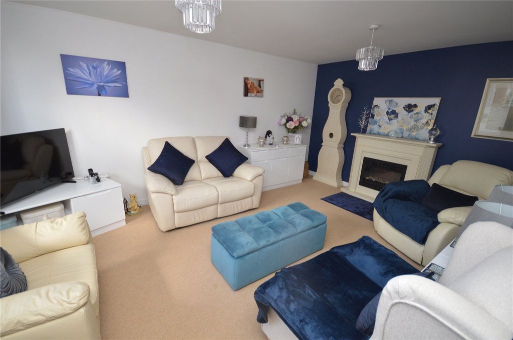 Property photo 2 of 13 Living Room