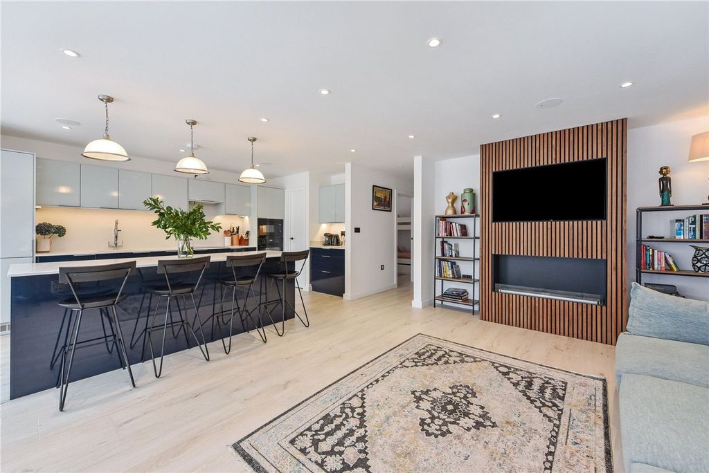 Property photo 2 of 19 Kitchen/Family Room