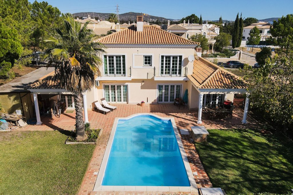 Property photo 3 of 39