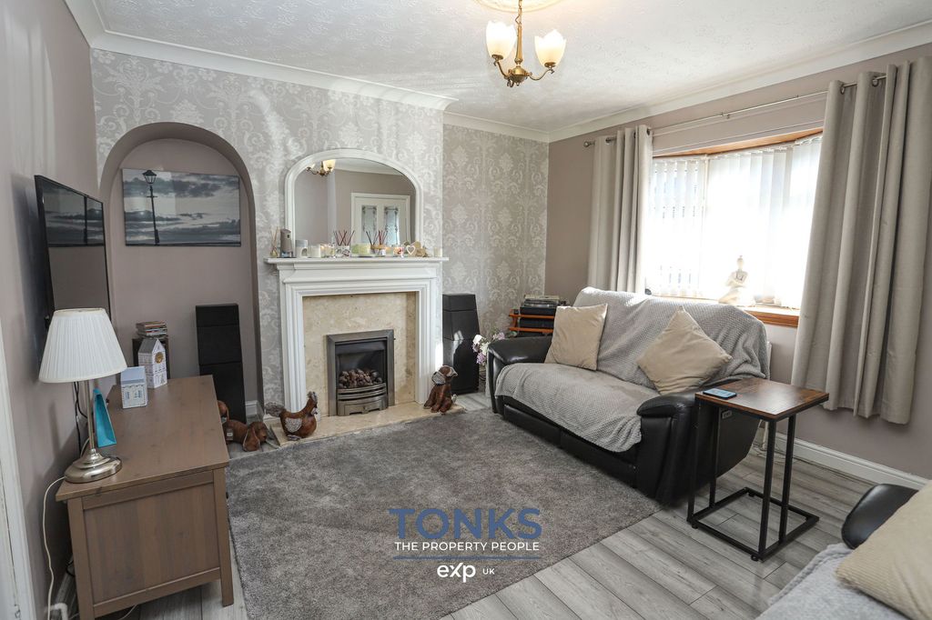 Property photo 3 of 19