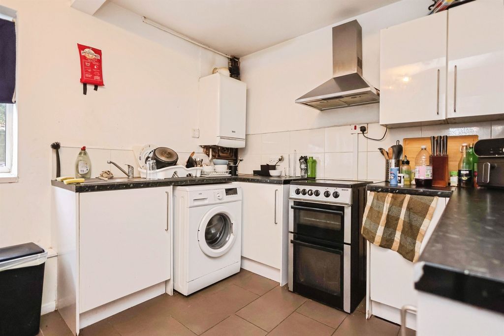 Property photo 3 of 21