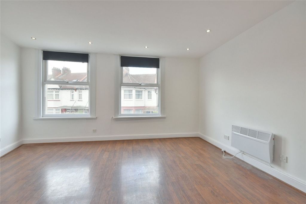 Property photo 1 of 11 Picture No. 14