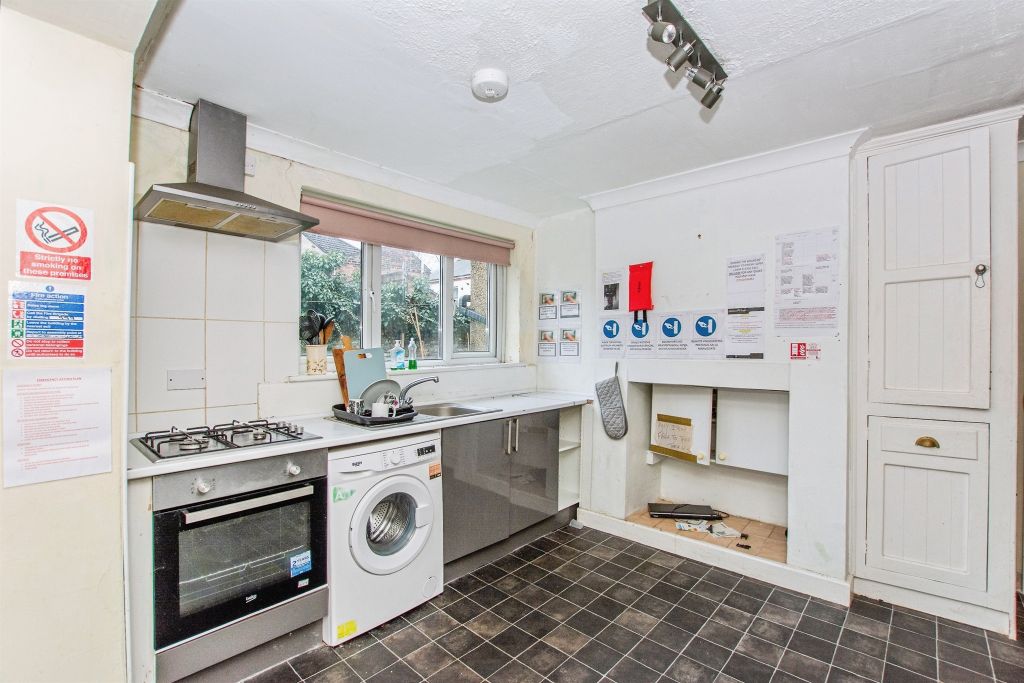 Property photo 2 of 18