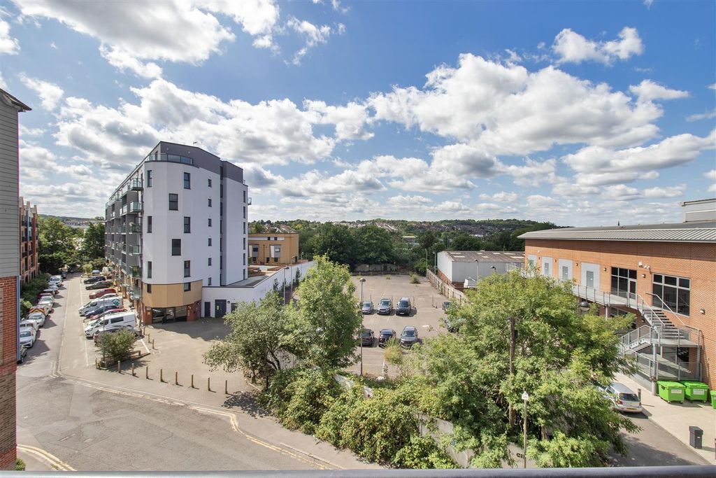 Property photo 3 of 11 60911_010.Jpg