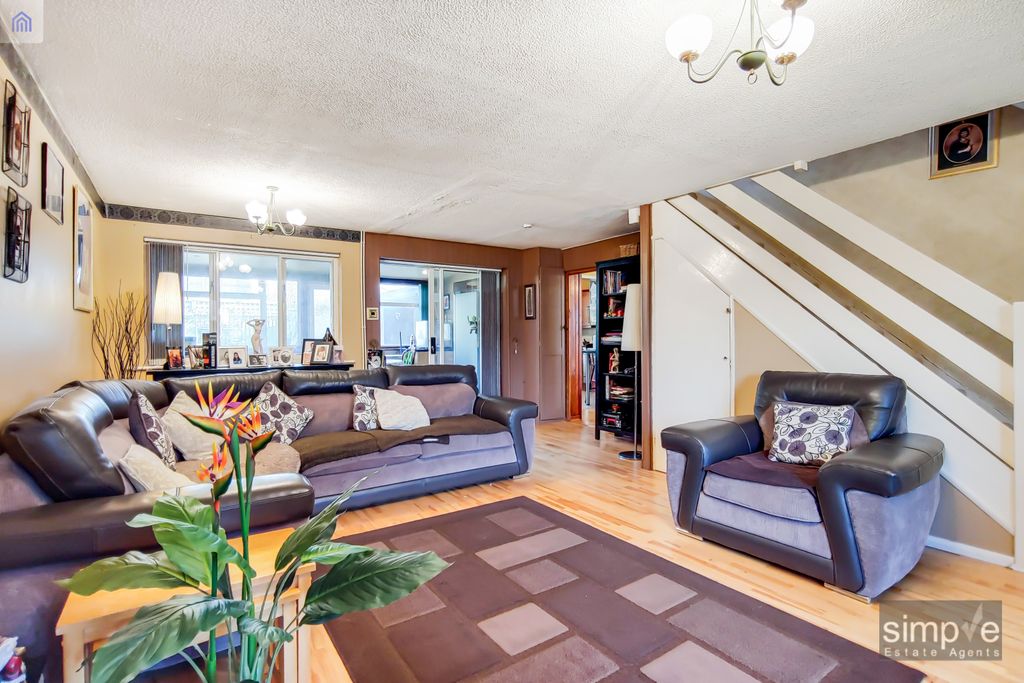 Property photo 3 of 24 Photo 3