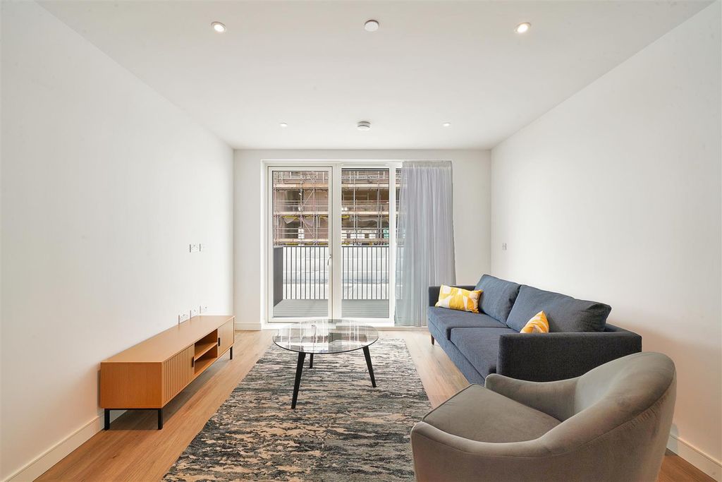 Property photo 3 of 15 Flat 51, Viola House - Szv2Pw8Pnyuoi2Glo3Or.Jpg