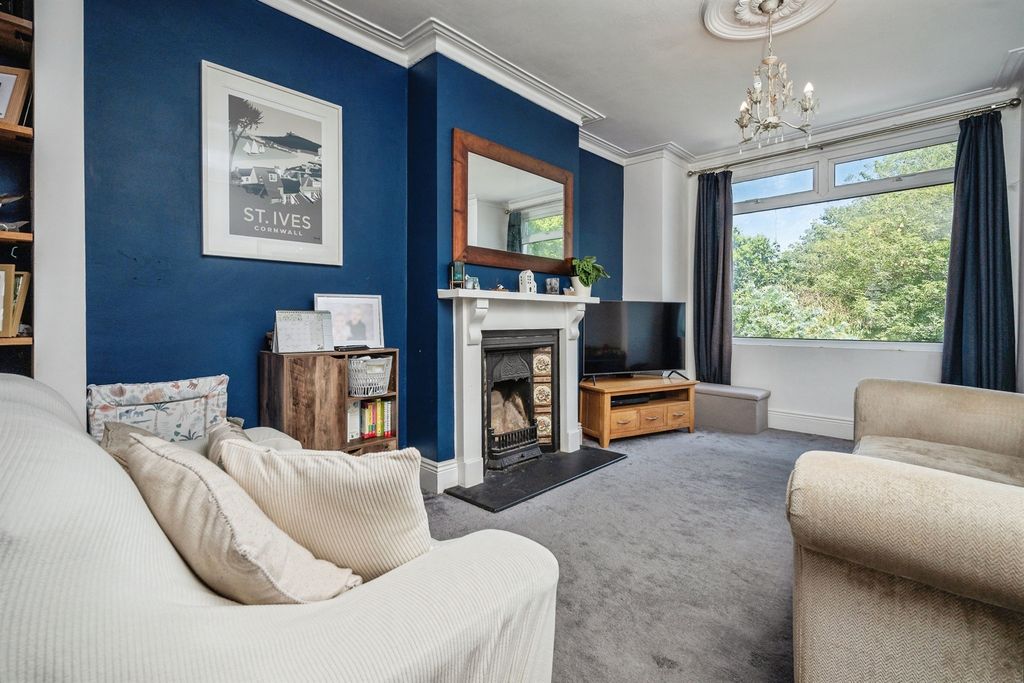Property photo 2 of 19