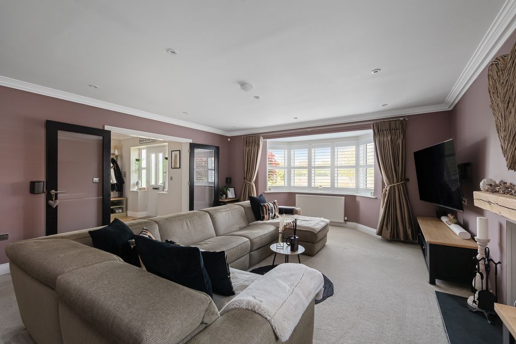 Property photo 2 of 50