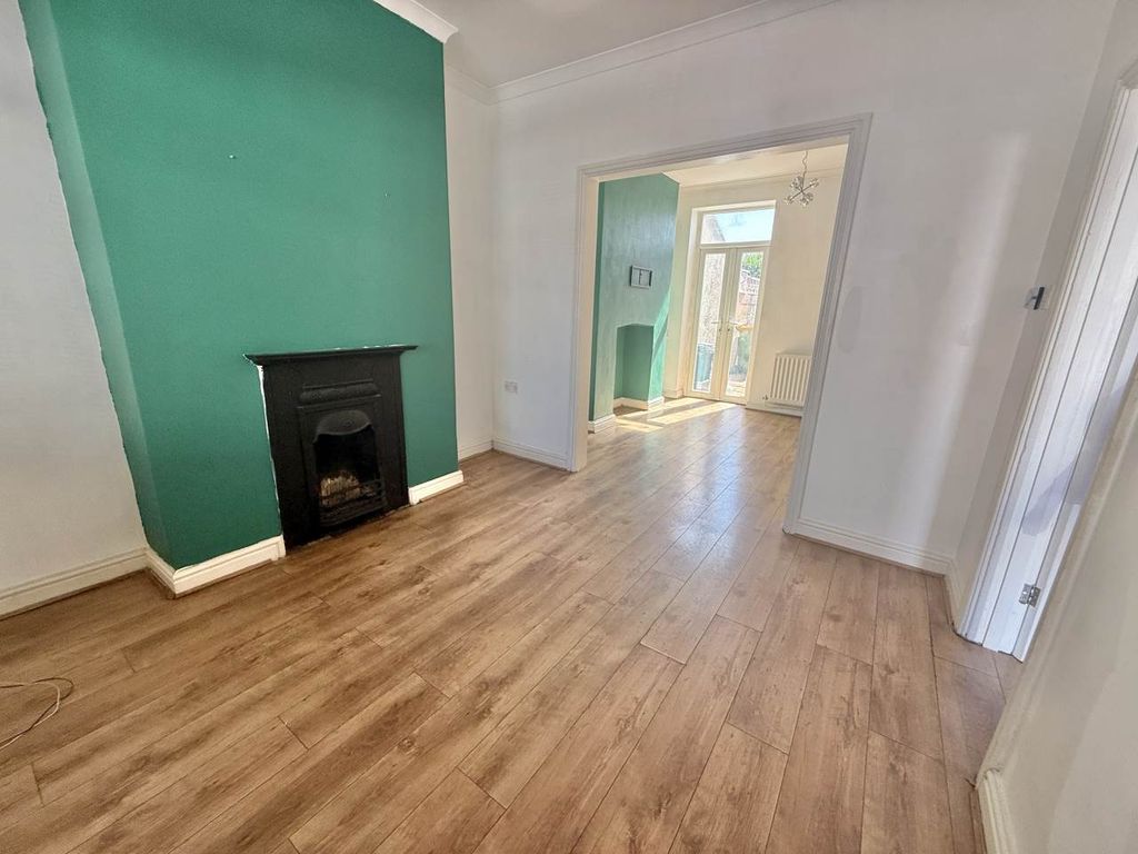 Property photo 2 of 18 Living Room 1