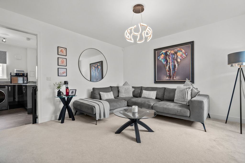 Property photo 2 of 22