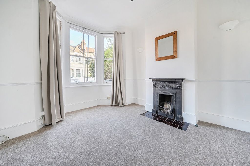 Property photo 2 of 15 Picture No. 05