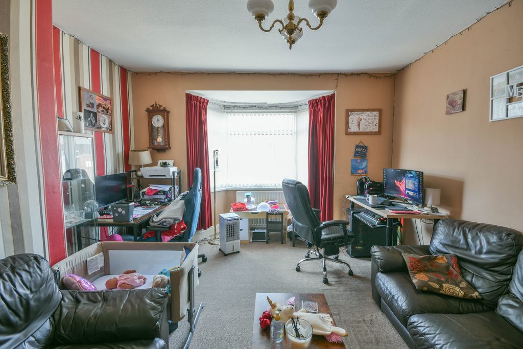 Property photo 3 of 16