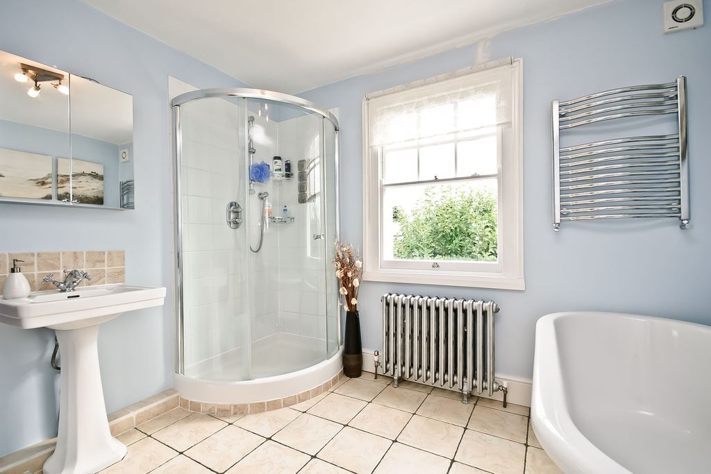 Property photo 3 of 12 Bathroom