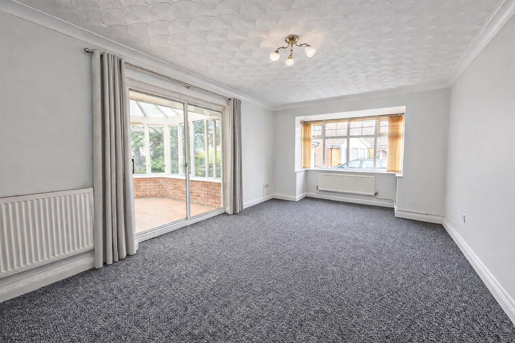 Property photo 3 of 11 Lr1.Jpg