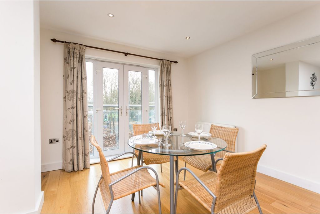 Property photo 3 of 8 Dining Area