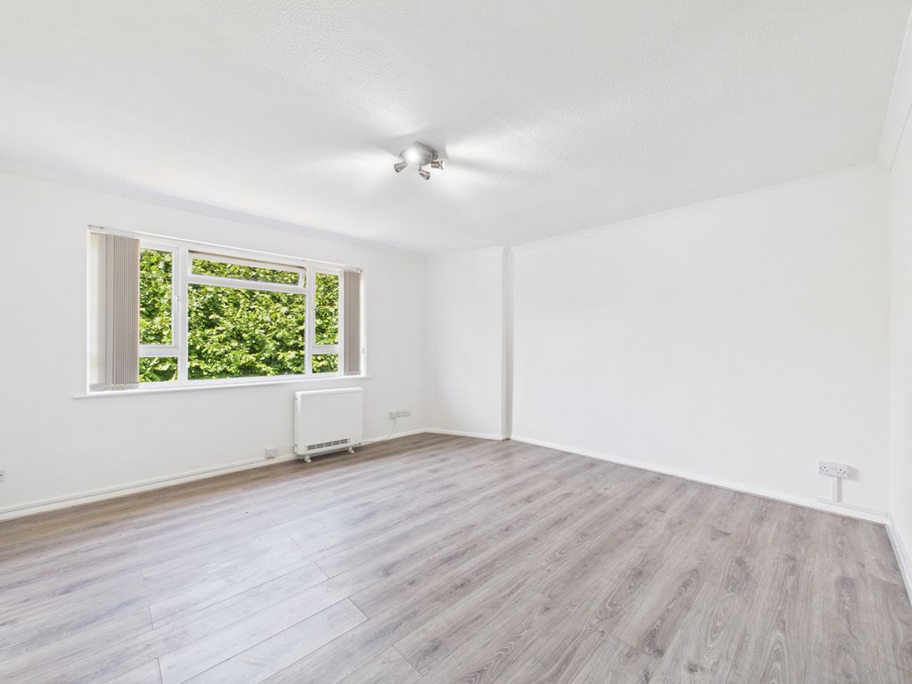 Property photo 3 of 4 Studio Room