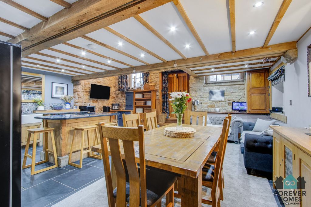 Property photo 2 of 42