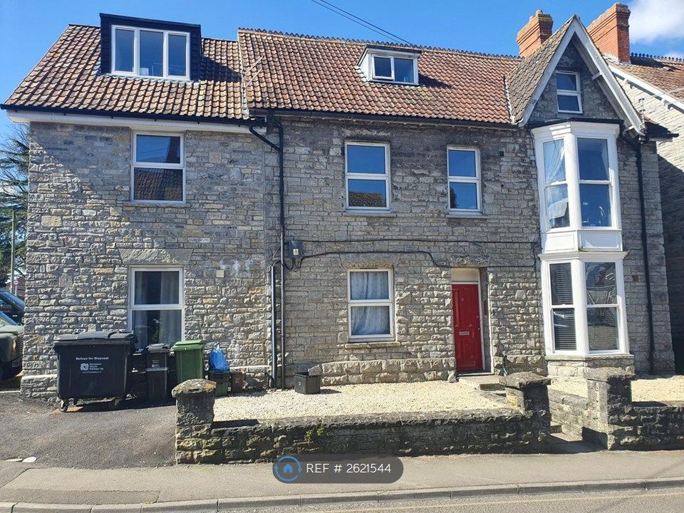 Property photo 1 of 10 Town Centre Apartment