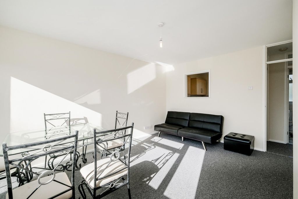 Property photo 1 of 14 Living Room