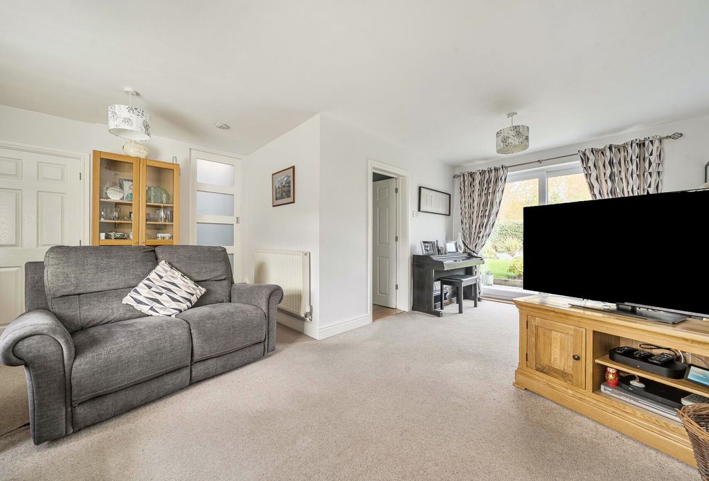 Property photo 3 of 15 1374344-10-6900Db...