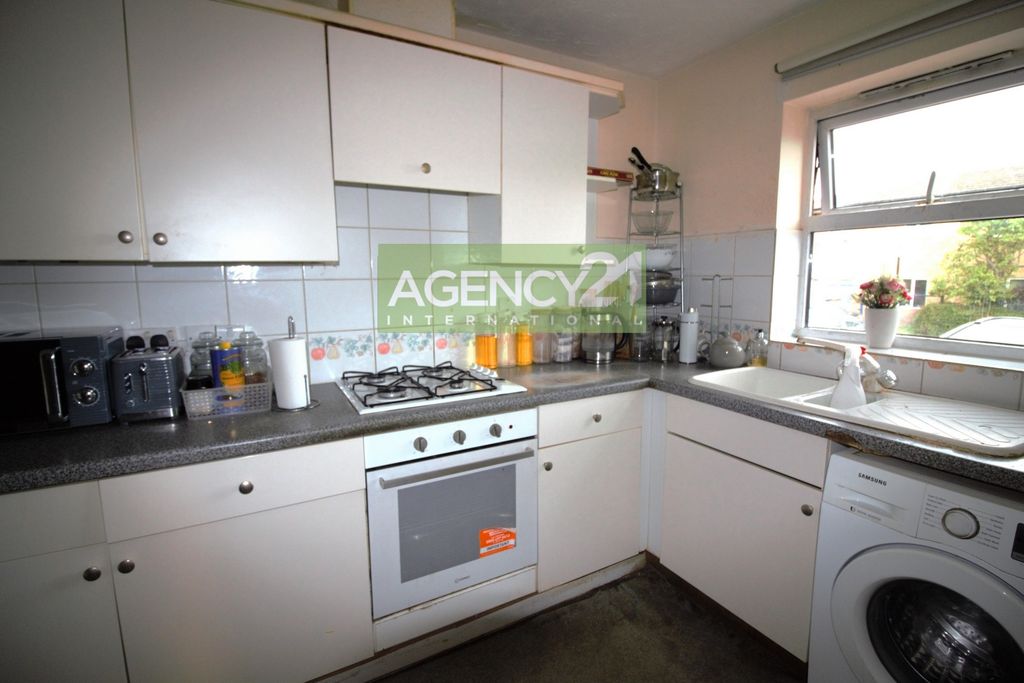 Property photo 1 of 17 Photo 18