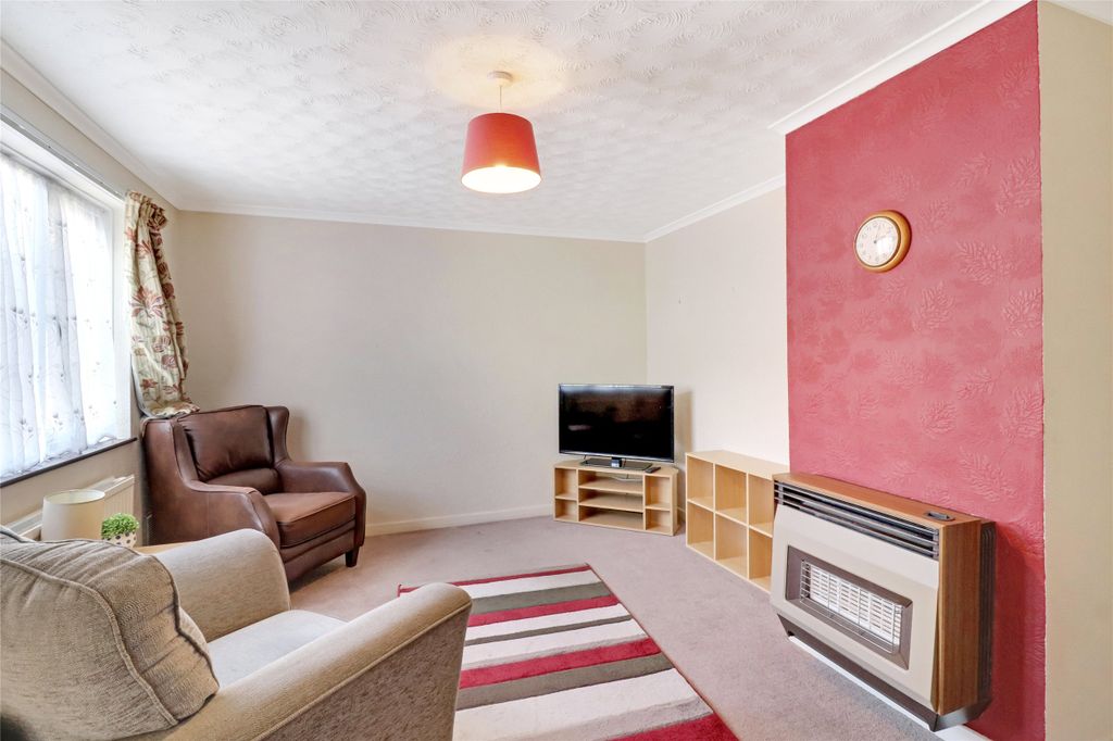 Property photo 3 of 6 3 - Picture No. 01