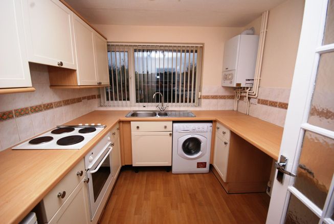 Property photo 3 of 6 Kitchen