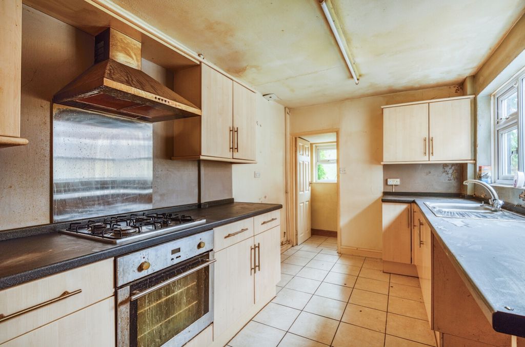 Property photo 2 of 10 1326722-8-687668A82B9Be-Arw
