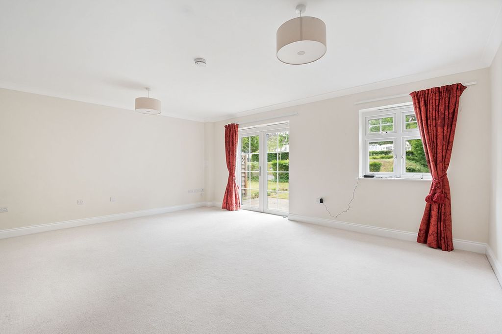 Property photo 3 of 11