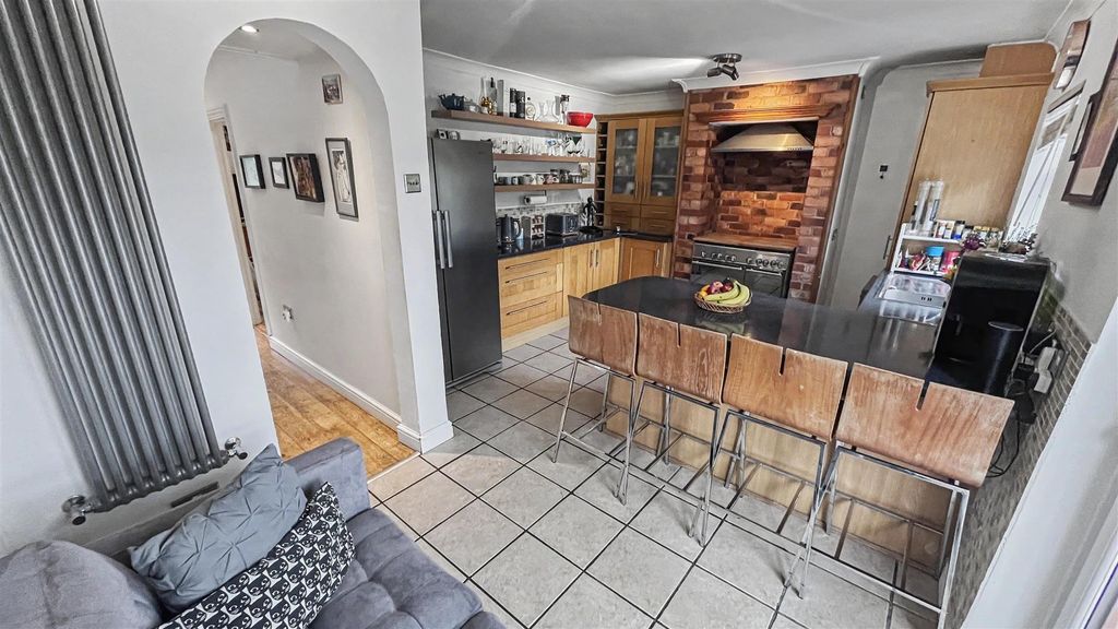Property photo 3 of 19 Kitchen/Diner