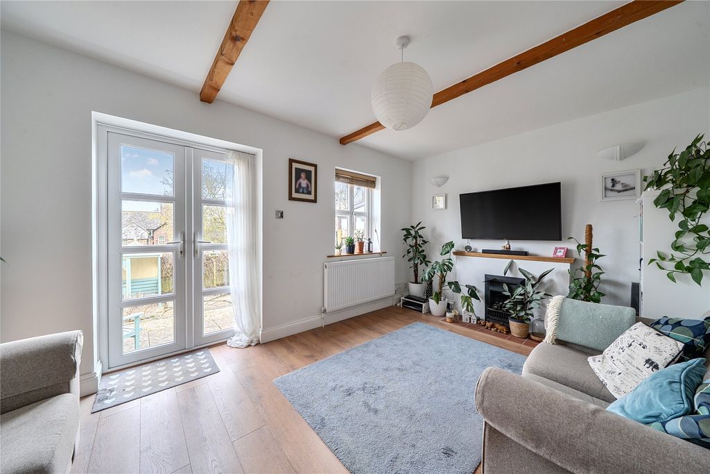 Property photo 2 of 25 Picture No. 12