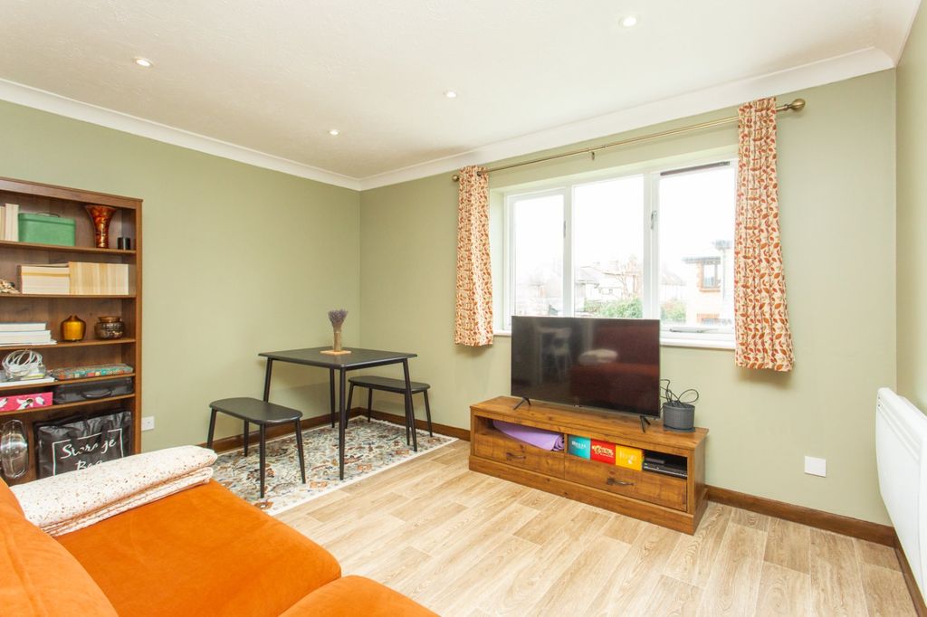 Property photo 2 of 7 Picture 2