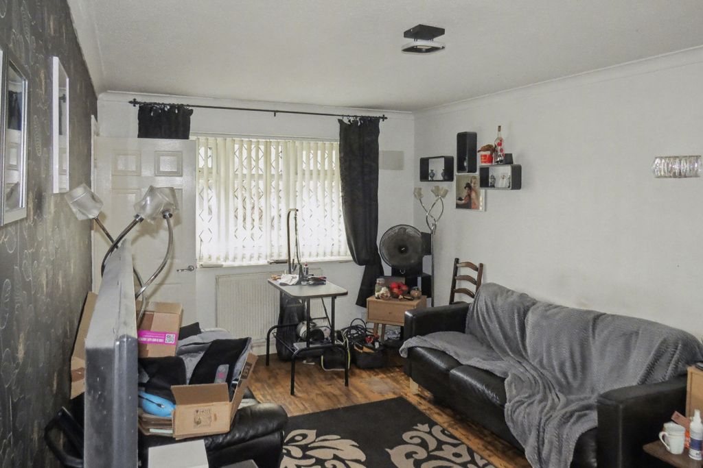 Property photo 2 of 15 78 Nookfield, Moss Side, Leyland, Lancashire, Pr26 7yd