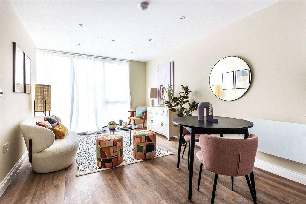 Property photo 2 of 6 Living/Dining