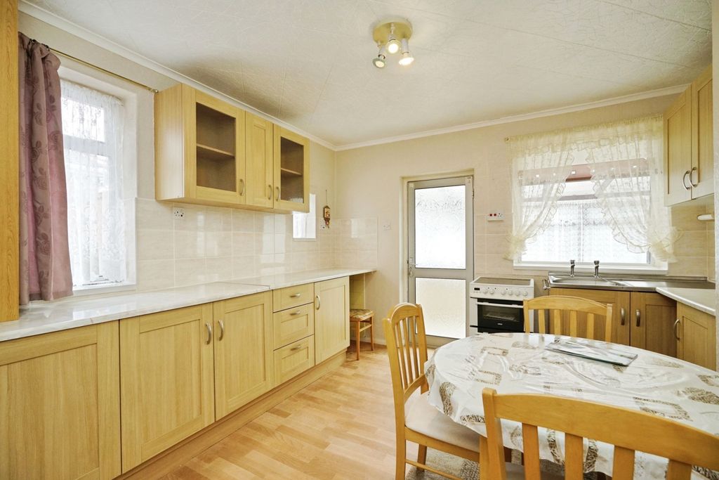 Property photo 2 of 18 Photo