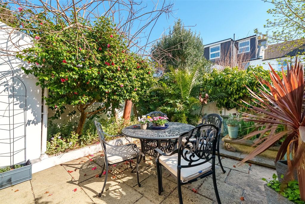 Property photo 3 of 37 Picture No. 29