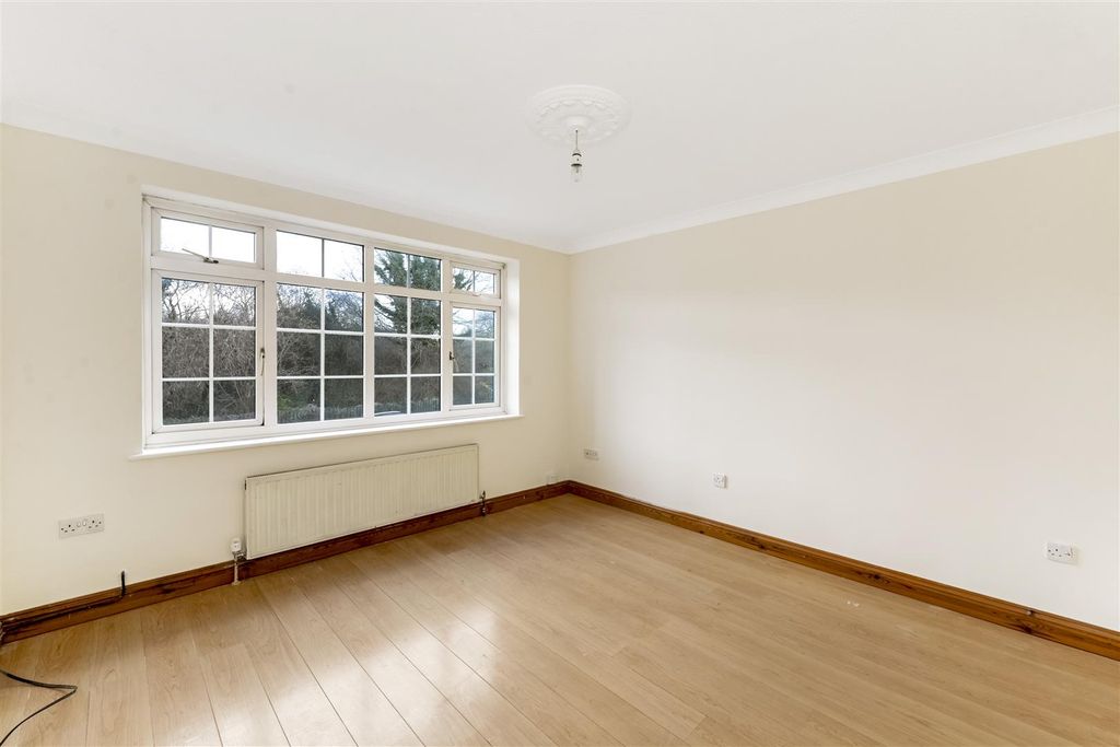 Property photo 3 of 15 21Lakeside04.Jpg