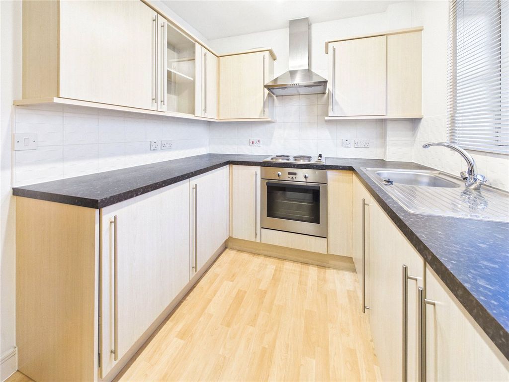 Property photo 2 of 8 Picture No. 21
