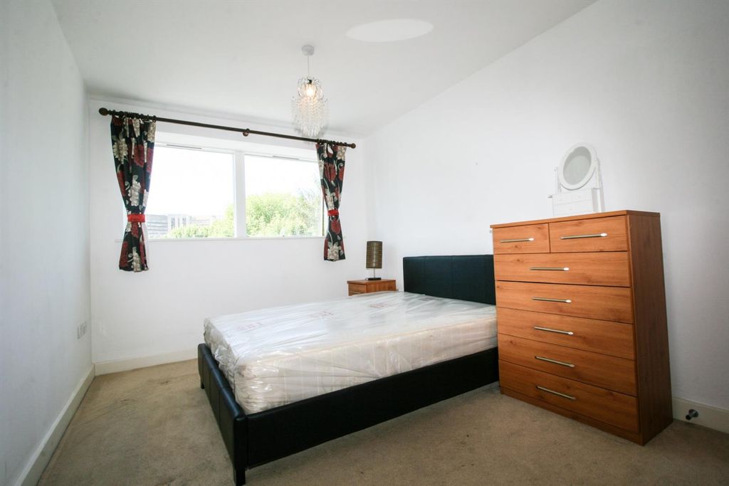 Property photo 3 of 4