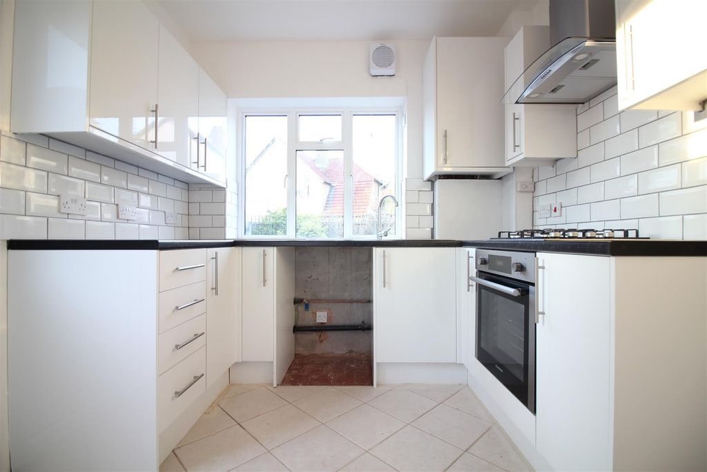 Property photo 3 of 6 16351Df2-C865-402A-8984-1500A6F3227D.Jpeg