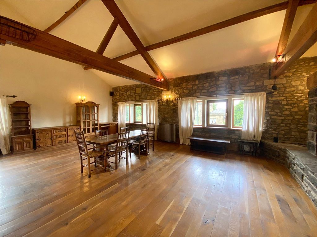 Property photo 3 of 14 Living Room