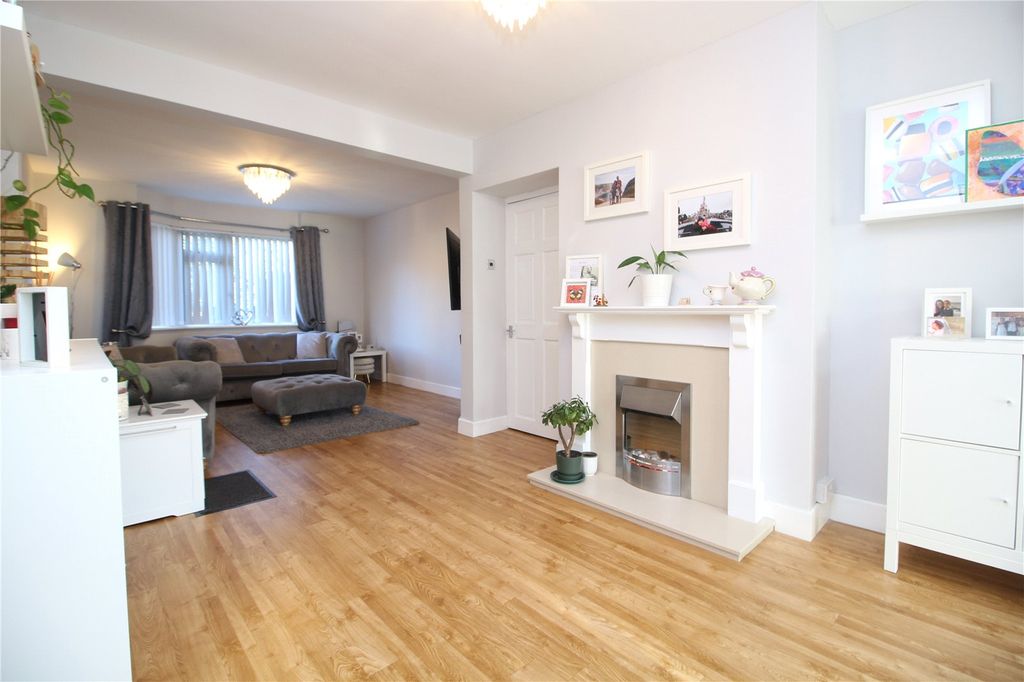 Property photo 3 of 12 Picture No. 14